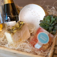 Load image into Gallery viewer, Gold Trimmed Ring Dish