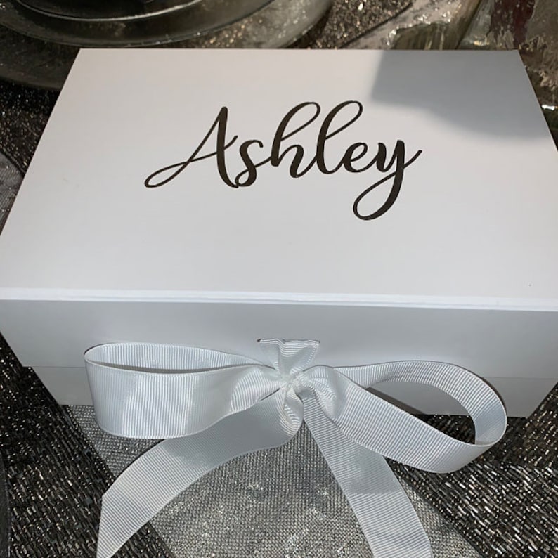 Personalized Birthday Box for Her - an empty gift box ready to be filled with the recipient's favorite items, perfect for surprising daughters, girlfriends, or friends on their birthday.