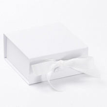 Load image into Gallery viewer, White proposal box empty sample
